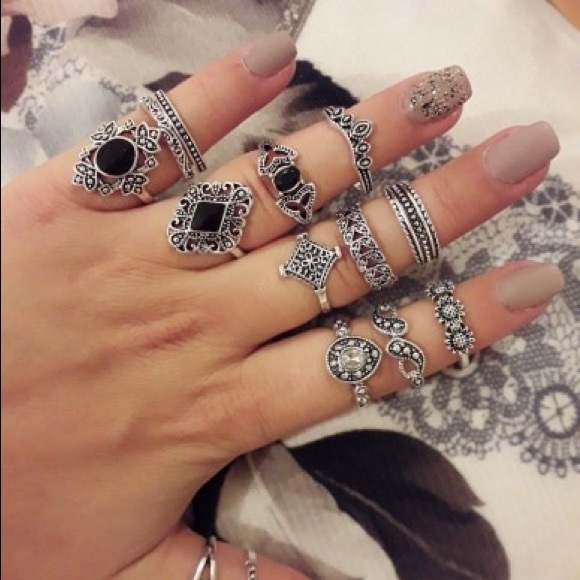 5⭐️ FAV BESTSELLER 15 Piece Silver Midi Ring Set - Picture 2 of 8